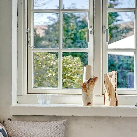 2 Person In Svaneke-by Traum